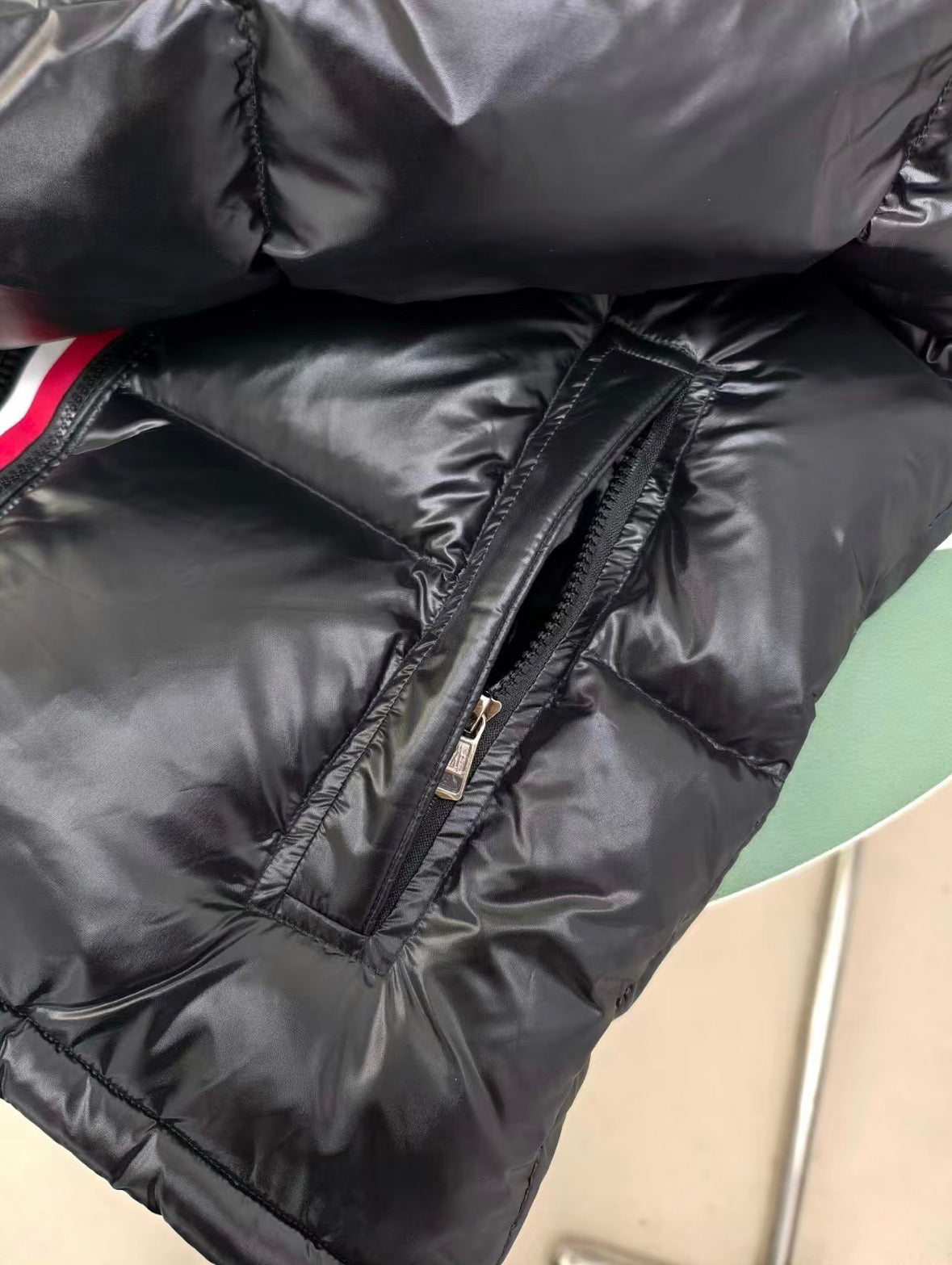 Doudoune courte à capuche Montbeliard