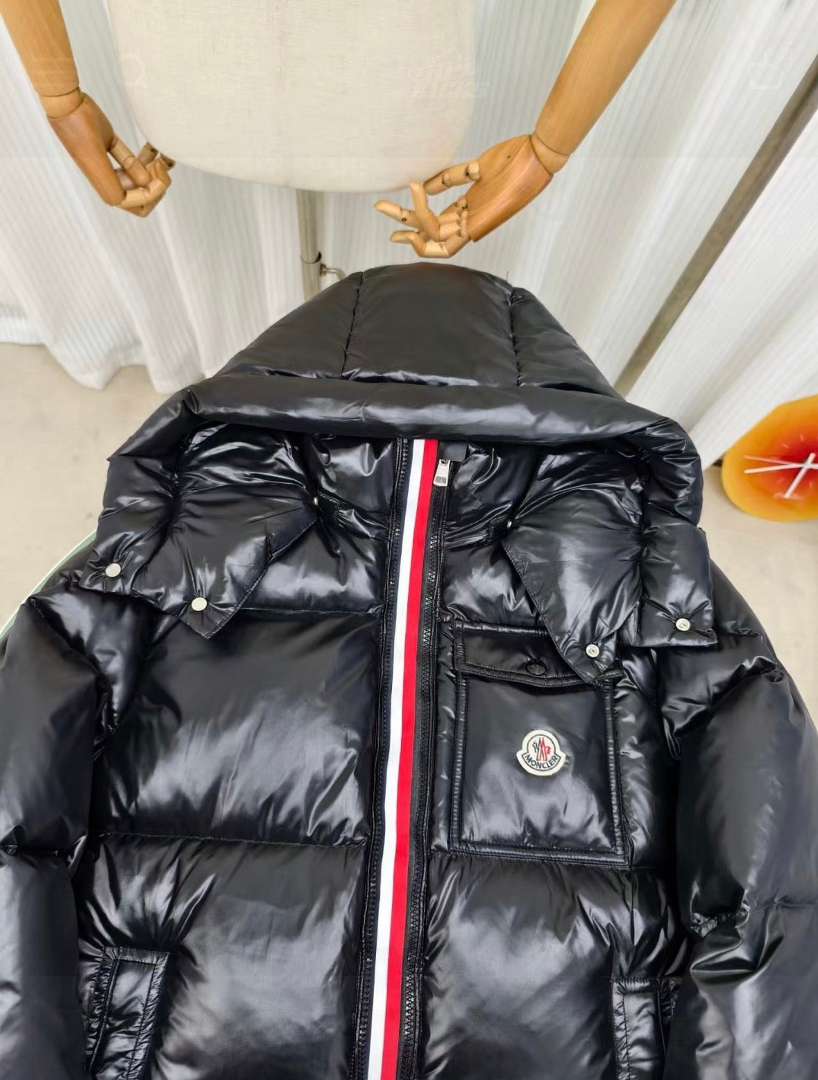 Doudoune courte à capuche Montbeliard